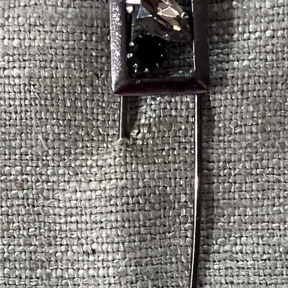 Large Vintage Safety Pin Brooch with 3 stones - Picture 5 of 5